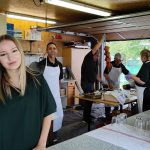 Mitglieder bei der Arbeit