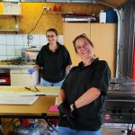 Doris Kamprad und Alexandra Häusler beim Arbeiten